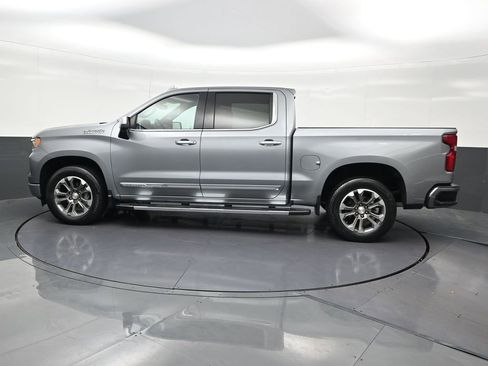 Used 2023 Chevrolet Silverado 1500 High Country RWD image 2