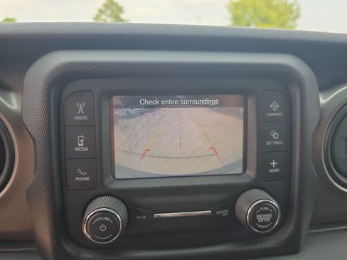 Used 2018 Jeep Wrangler Unlimited Sport S AWD/4WD image 23