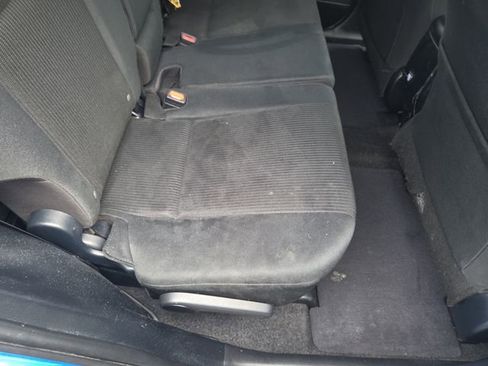 Used 2018 Toyota RAV4 LE image 27