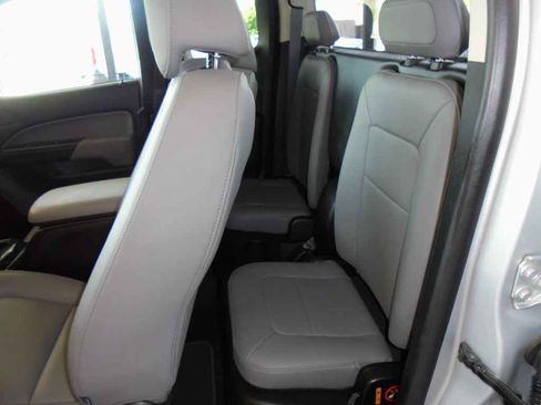 Used 2018 Chevrolet Colorado W/T RWD image 9