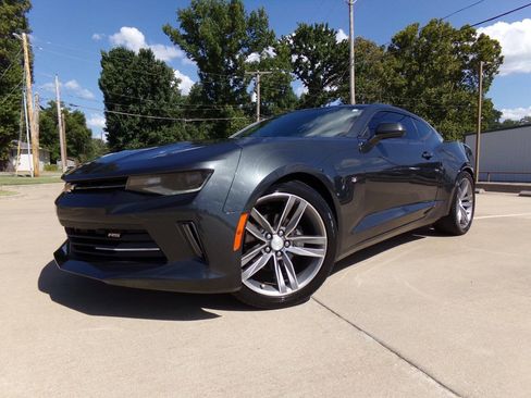 Used 2017 Chevrolet Camaro LT RWD image 2