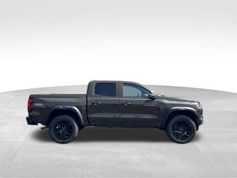 Used 2024 Chevrolet Colorado Trail Boss w/ Technology Package AWD/4WD image 6