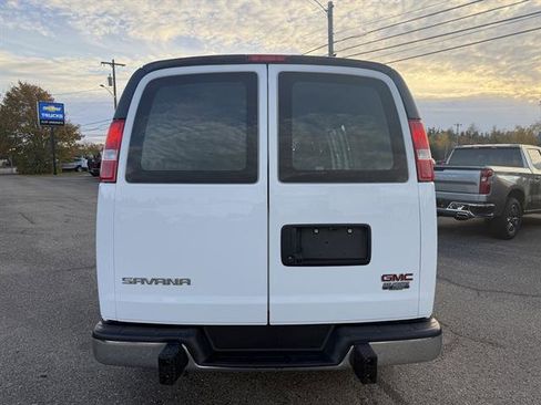 Used 2023 GMC Savana 2500 image 7