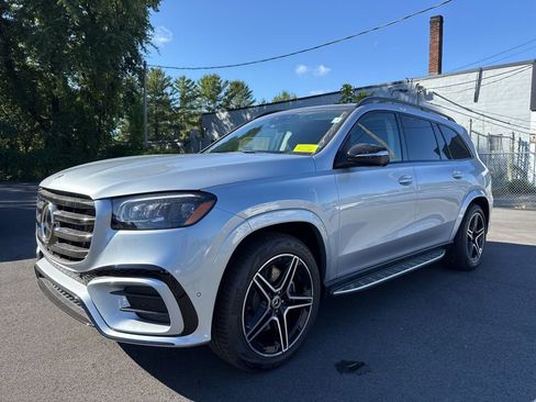New 2026 Mercedes-Benz GLS 450 4MATIC image 3