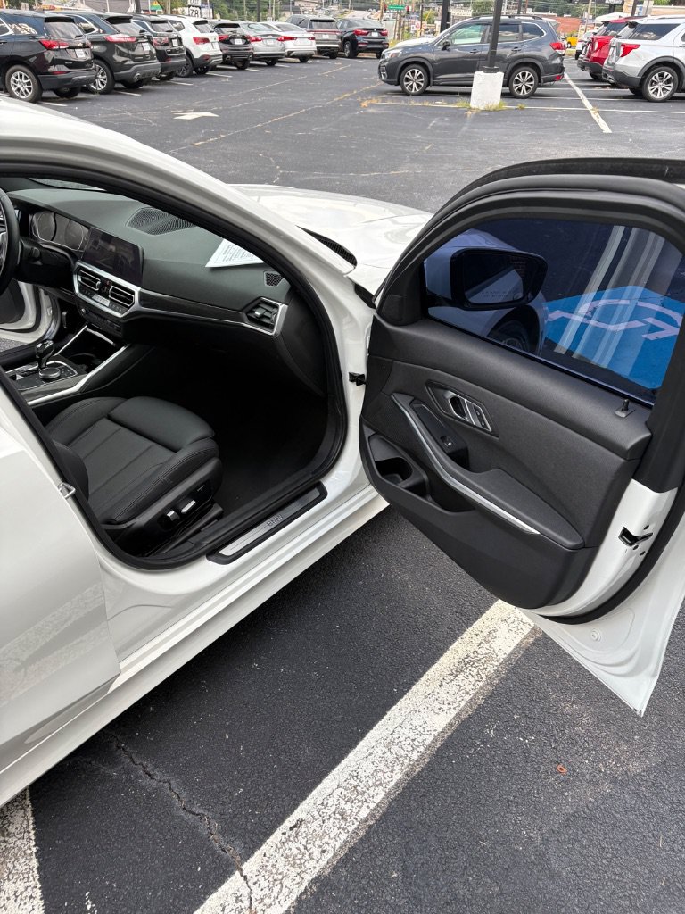Used 2021 BMW 330i Sedan w/ Driving Assistance Package RWD image 26