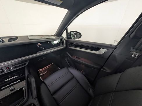 Certified 2025 Porsche Cayenne Coupe image 23