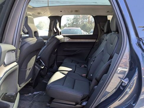 New 2025 Volvo EX90 Ultra image 19