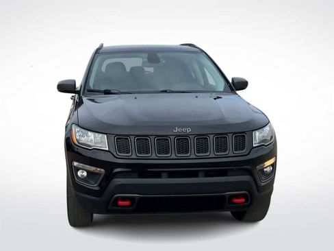 Used 2020 Jeep Compass Trailhawk image 3