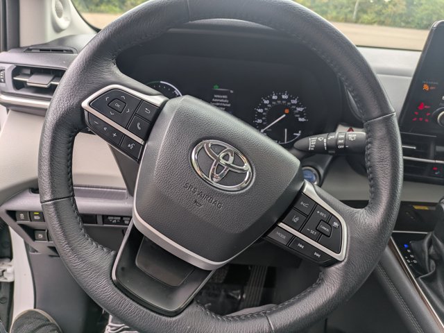 Used 2024 Toyota Sienna XLE w/ XLE Plus Package AWD/4WD image 21