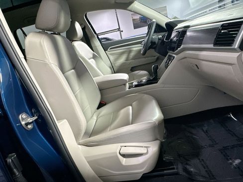 Used 2023 Volkswagen Atlas SE w/ Panoramic Sunroof Package image 34