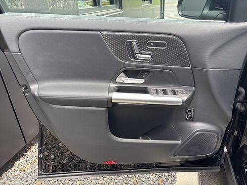 New 2025 Mercedes-Benz GLA 250 4MATIC image 12