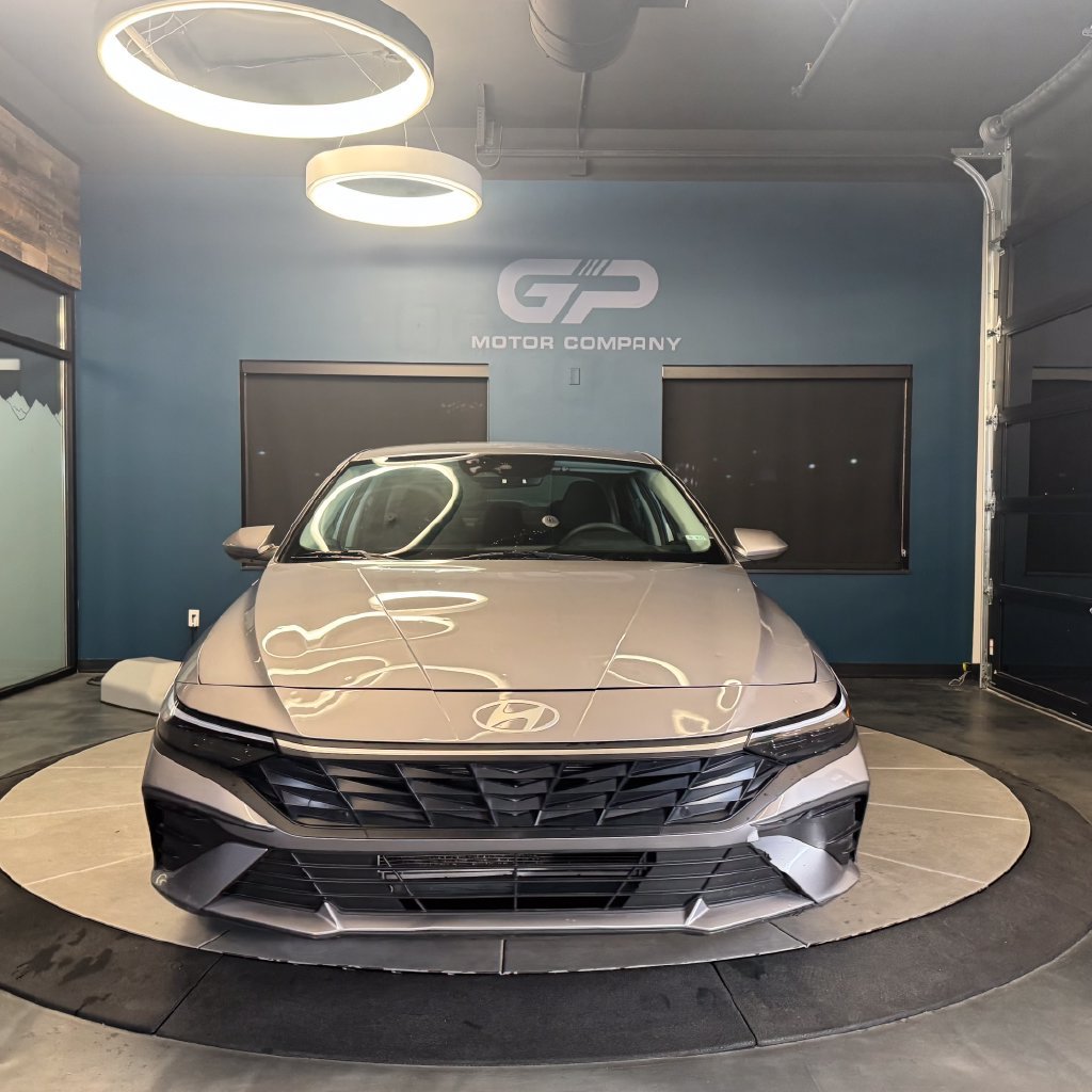 Used 2025 Hyundai Elantra SE FWD image 8