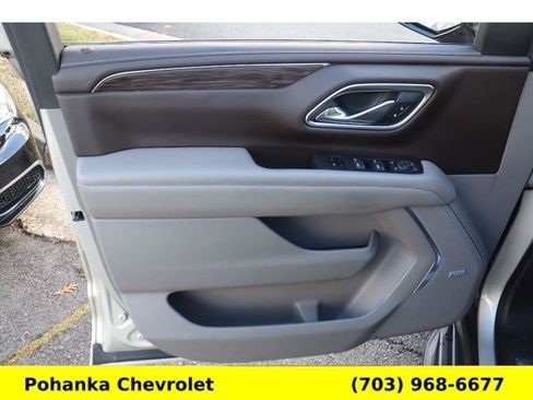 Used 2021 Chevrolet Suburban LT w/ LT Signature Package image 23