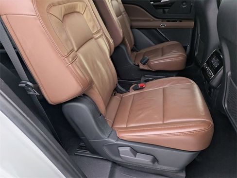 Used 2021 Lincoln Aviator Grand Touring w/ Elements Package Plus image 17