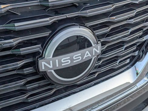 Certified 2023 Nissan Rogue SV image 10