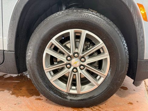 Used 2023 Chevrolet Traverse LT w/ LPO, Floor Liner Package image 12