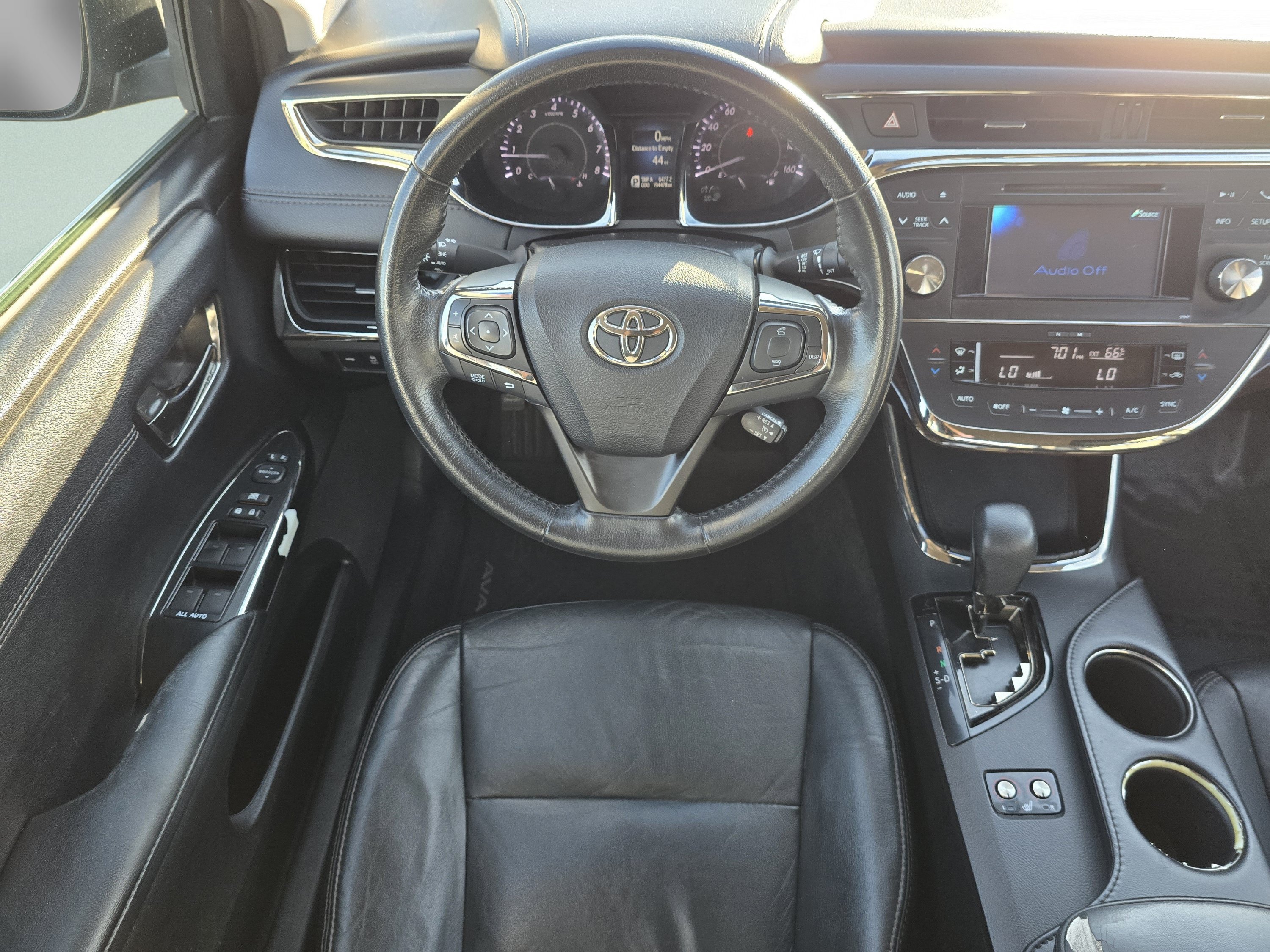 Used 2013 Toyota Avalon XLE FWD image 29