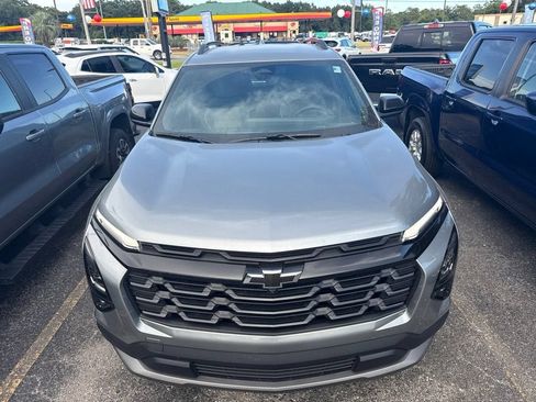 Used 2026 Chevrolet Equinox LT w/ Convenience Package II FWD image 2