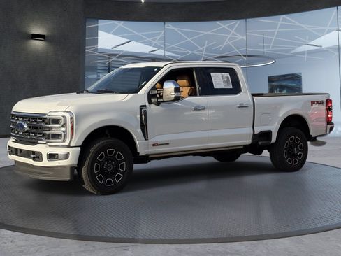 Used 2024 Ford F250 Platinum AWD/4WD image 2