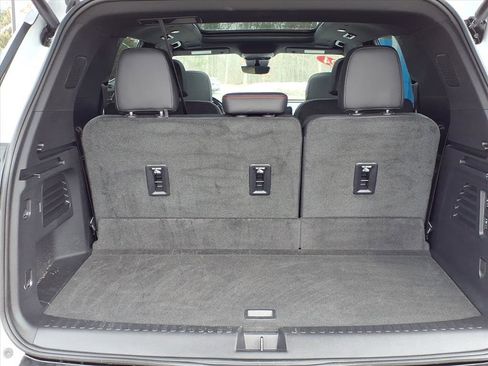 Used 2024 Chevrolet Traverse RS w/ LPO, Floor Liner Package image 23