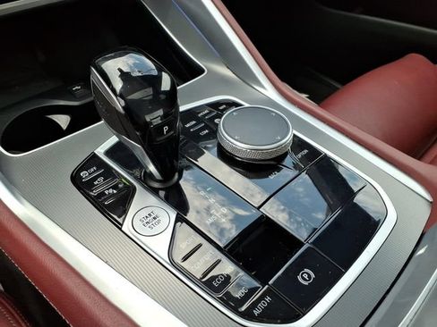 Used 2022 BMW X6 xDrive40i AWD/4WD image 29