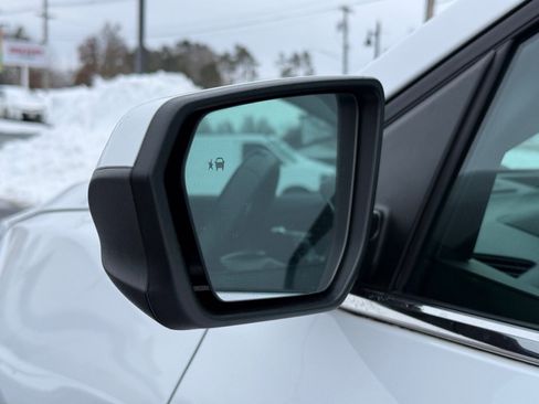 Used 2024 Chevrolet Equinox LT image 35