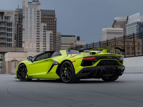 Used 2021 Lamborghini Aventador SVJ AWD/4WD image 5