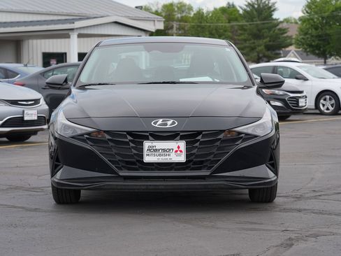 Used 2023 Hyundai Elantra SE FWD image 8
