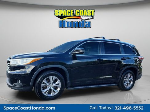 Used 2015 Toyota Highlander XLE FWD image 7