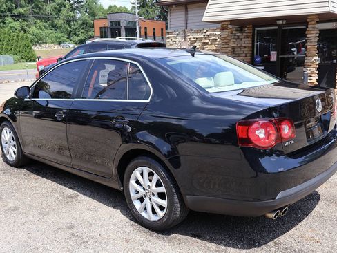 Used 2010 Volkswagen Jetta SE FWD image 6