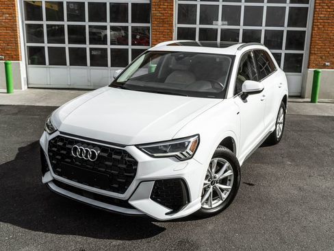 Used 2024 Audi Q3 2.0T Premium image 2