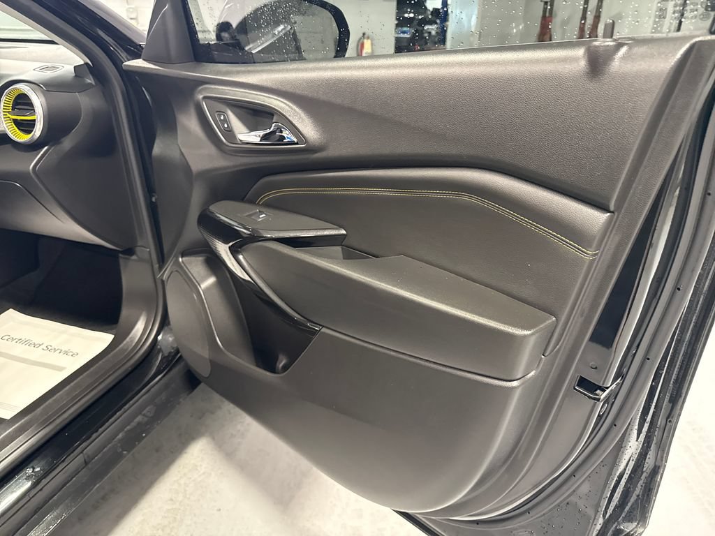 Used 2024 Chevrolet Trax LT FWD image 32