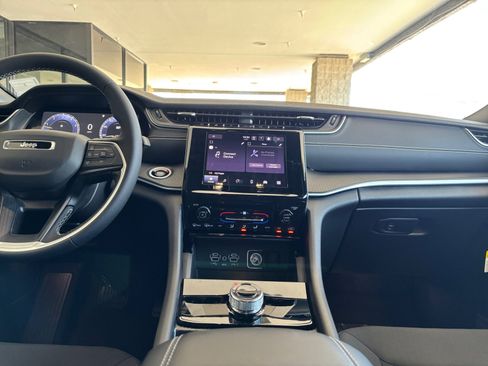 New 2025 Jeep Grand Cherokee L Laredo w/ Trailer Tow Package image 20