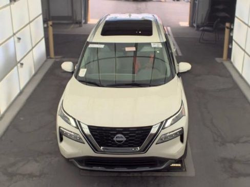 Used 2023 Nissan Rogue SL w/ SL Premium Package FWD image 2