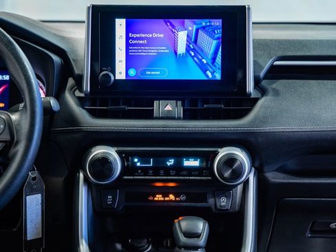 Used 2024 Toyota RAV4 LE image 17