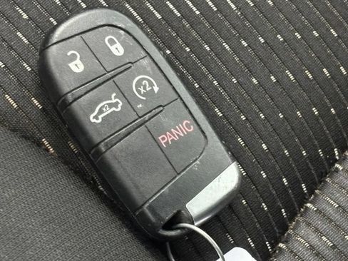 Used 2018 Dodge Journey SE w/ Connectivity Group FWD image 30