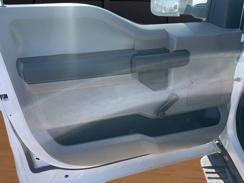 Used 2019 Ford F550 2WD Regular Cab Super Duty image 7