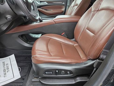 Used 2021 Buick Enclave Avenir w/ Avenir Technology Package AWD/4WD image 19
