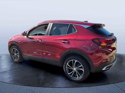 Used 2021 Buick Encore GX Select w/ Advanced Technology Package FWD image 3