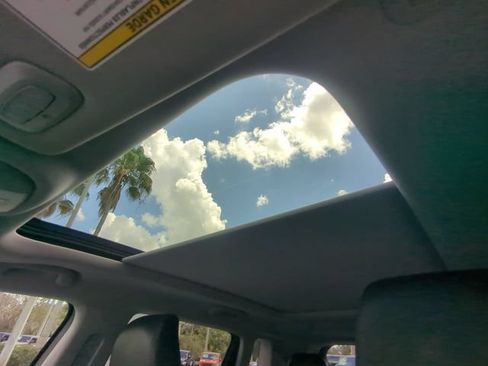 Used 2022 Jeep Compass Latitude w/ Sun and Sound Group FWD image 23