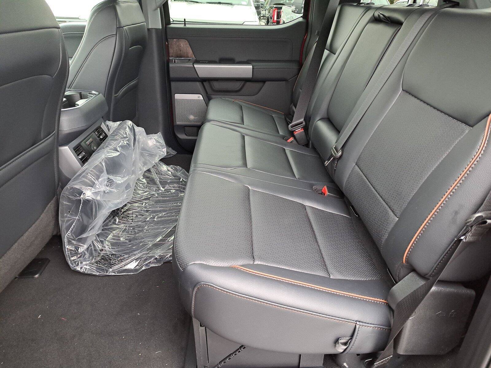 New 2026 Ford F250 Lariat w/ Black Appearance Package AWD/4WD image 6