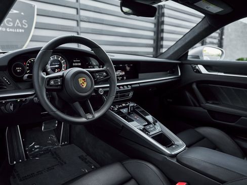 Used 2021 Porsche 911 Turbo S image 2