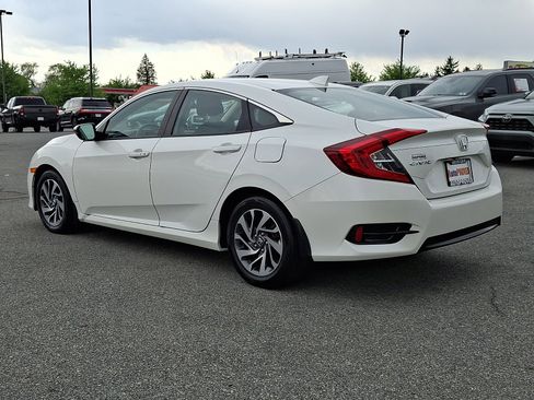 Used 2018 Honda Civic EX image 4