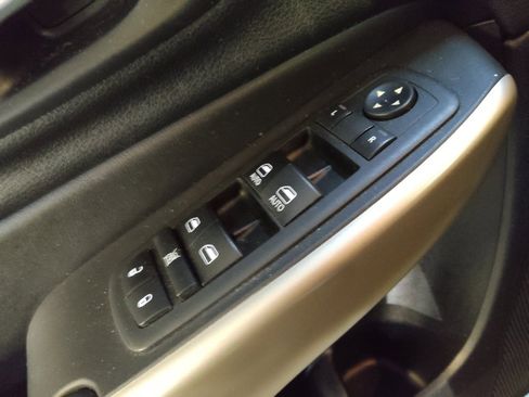 Used 2018 Jeep Cherokee Limited image 27