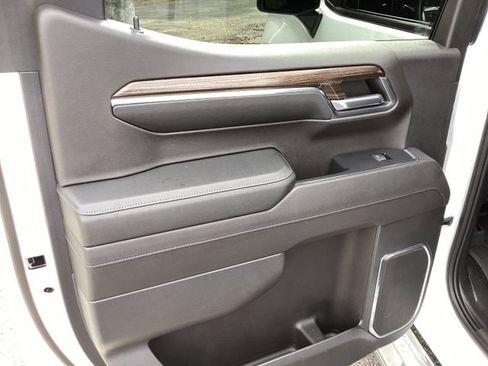 Used 2023 Chevrolet Silverado 1500 RST AWD/4WD image 13