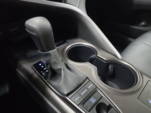 Used 2023 Toyota Camry SE w/ Cold Weather Package image 20