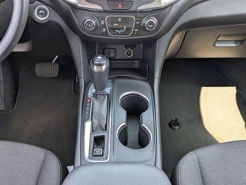 Used 2018 Chevrolet Equinox LT image 18