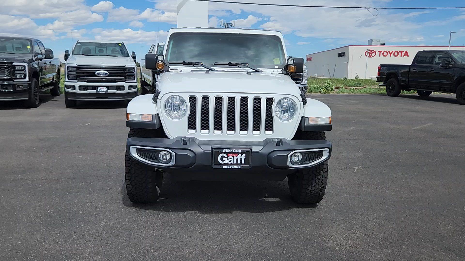 Used 2020 Jeep Wrangler Unlimited Sahara AWD/4WD image 4