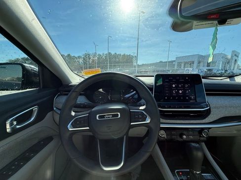 Used 2022 Jeep Compass Latitude w/ Sun and Sound Group image 14