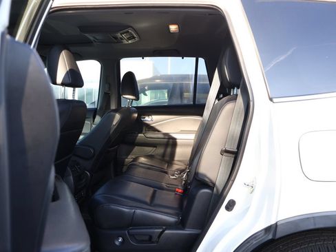 Used 2018 Honda Pilot Touring image 30